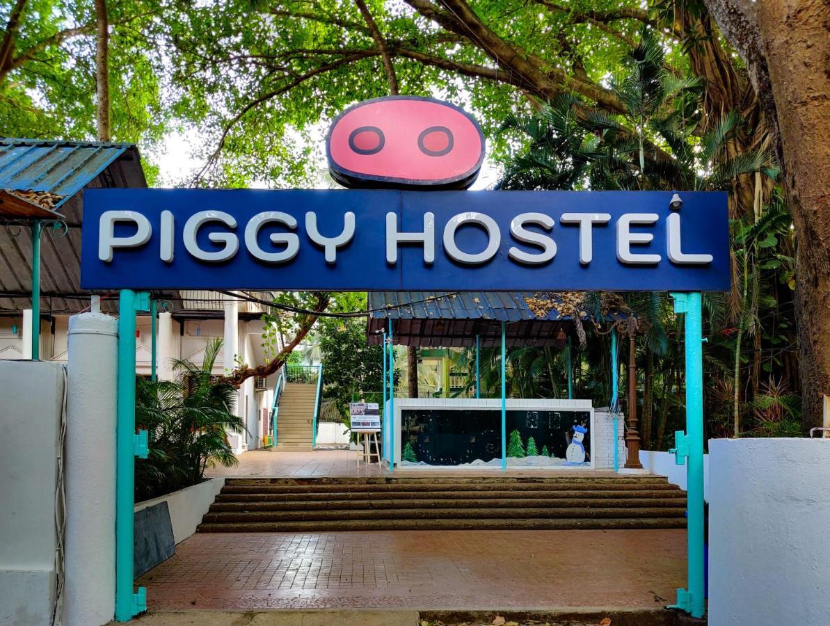 GOA Piggy Calangute By Urban Nomads - Dorms & Pvt Rooms מראה חיצוני תמונה
